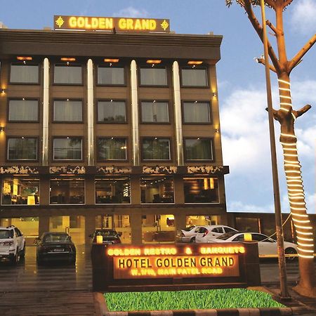 Hotel Golden Grand Делі Екстер'єр фото