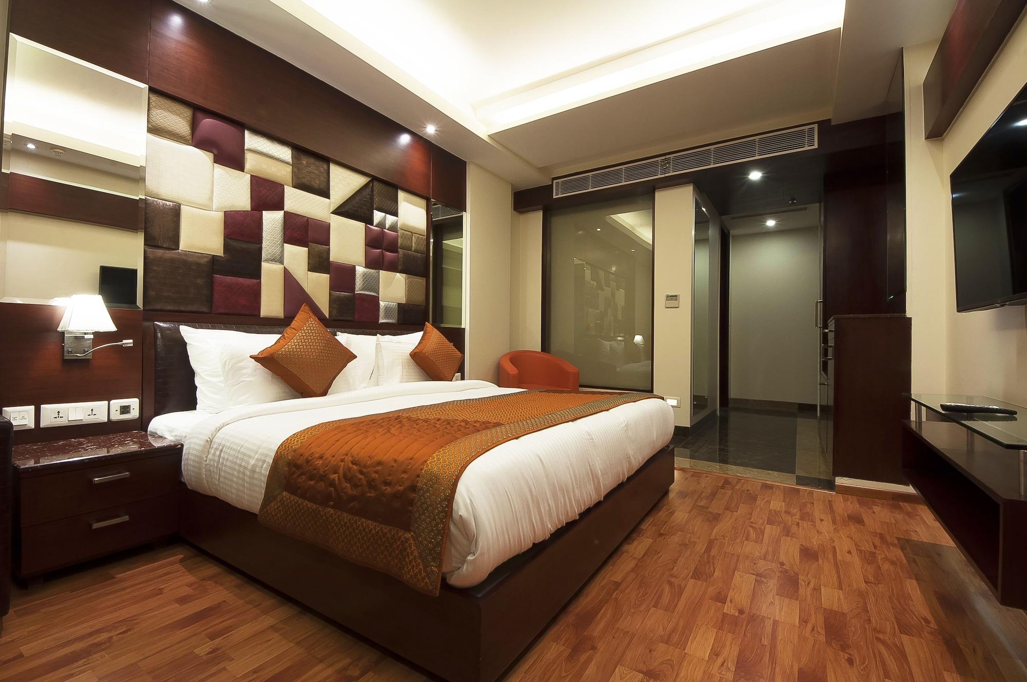 Hotel Golden Grand Делі Екстер'єр фото