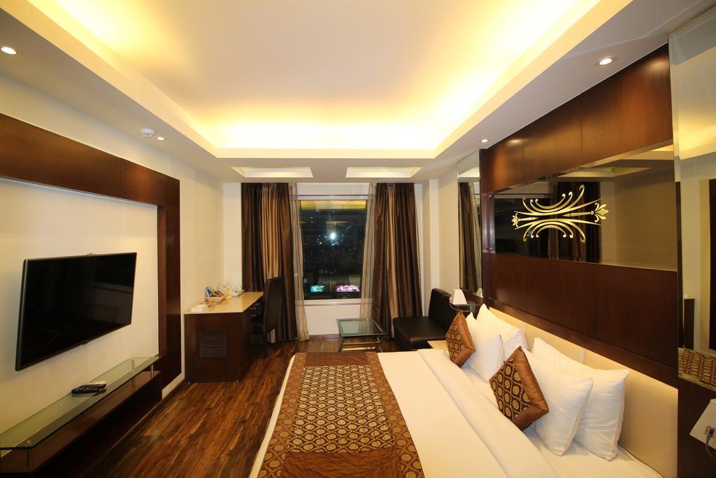 Hotel Golden Grand Делі Екстер'єр фото