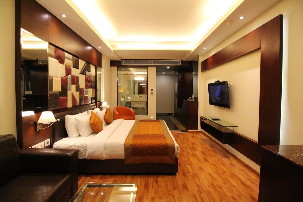 Hotel Golden Grand Делі Екстер'єр фото