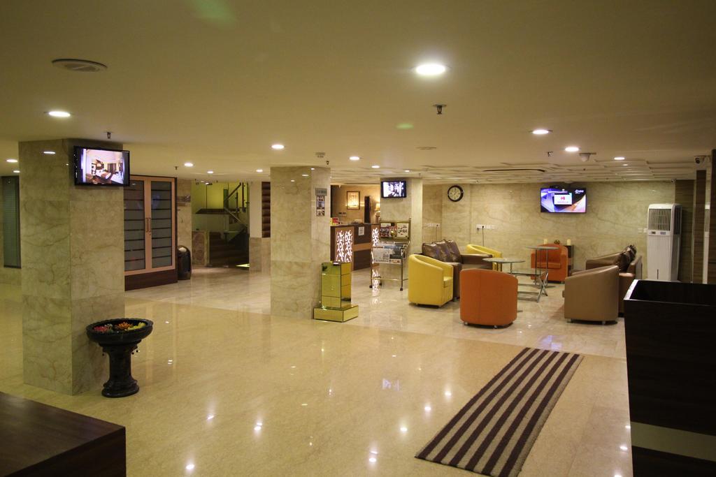 Hotel Golden Grand Делі Екстер'єр фото