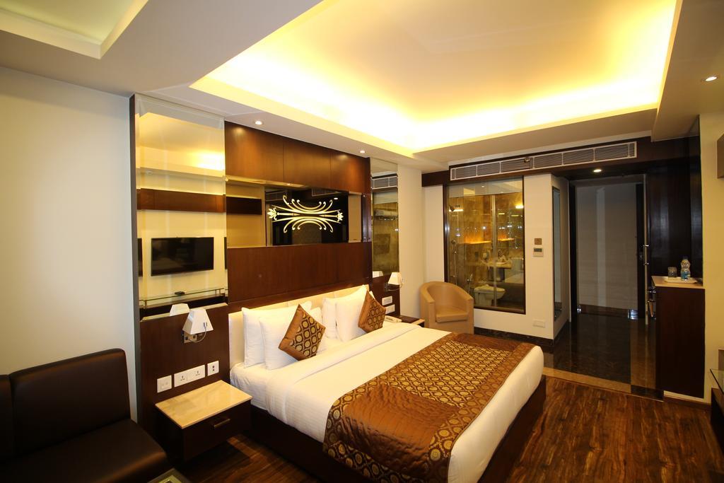 Hotel Golden Grand Делі Екстер'єр фото