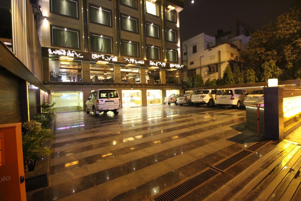 Hotel Golden Grand Делі Екстер'єр фото